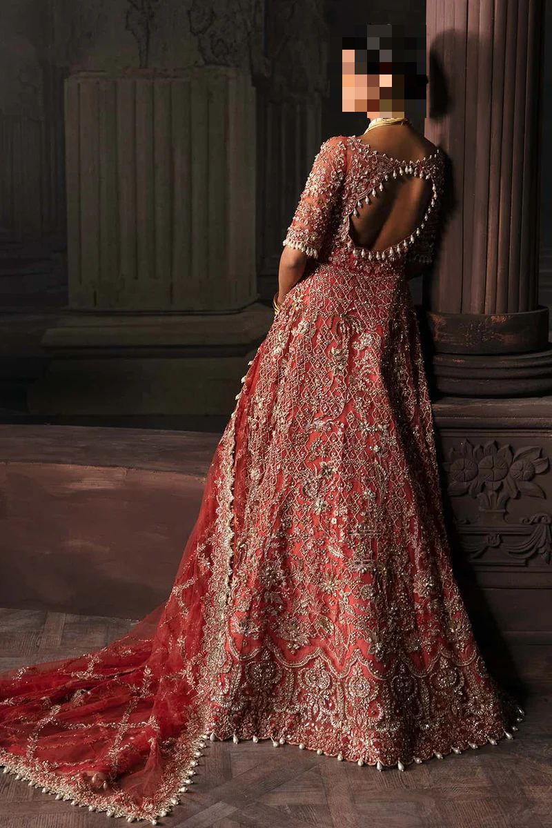 Fatima’s Graceful Rust Bridal Dress