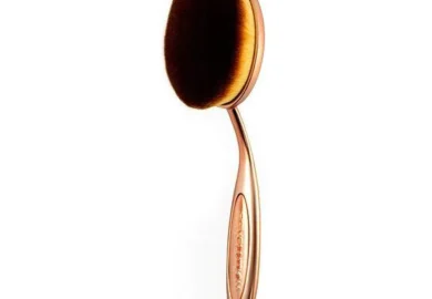Makeup Revolution Oval Face Pro Brush