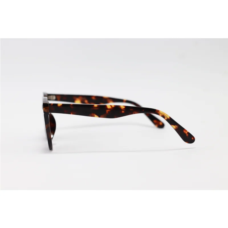 Moscot 58248 Tortoise Acetate Oval Polarized Sunglasses stylish oval sunglasses with tortoise acetate frame