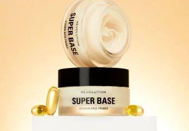 Lightweight Revolution Super Base Vitamin Primer – 25ml vitamin-rich face primer designed to improve skin texture and enhance the longevity of foundation.