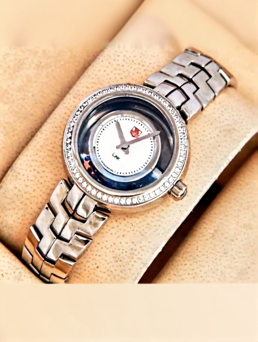 Vibrant TAG Heuer Link Lady Diamond Star Watch