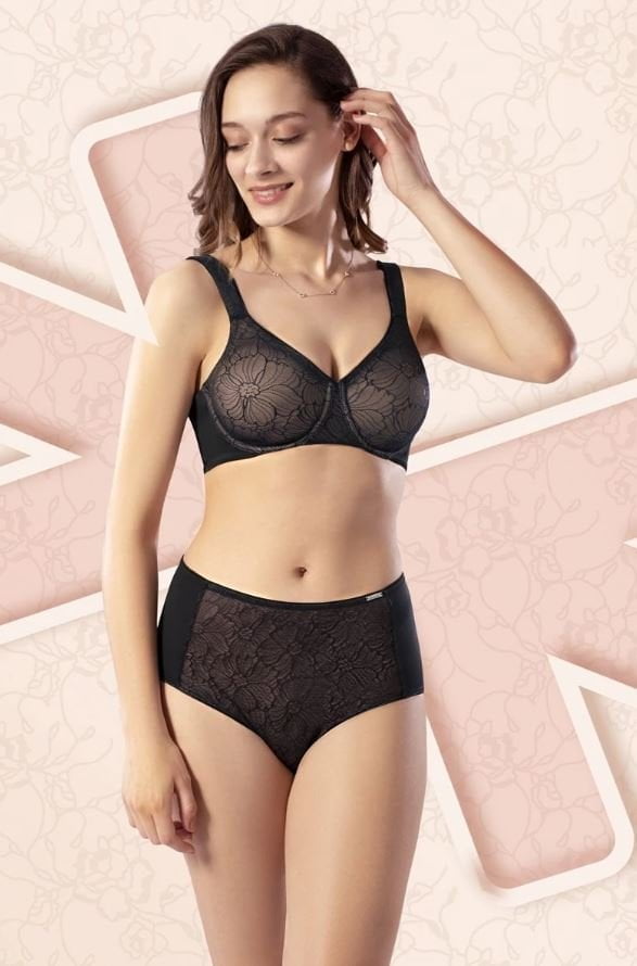 Supportive Wired Lace Minimiser Bra designed with structured underwire and elegant lace detailing, offering a smooth and refined silhouette.
