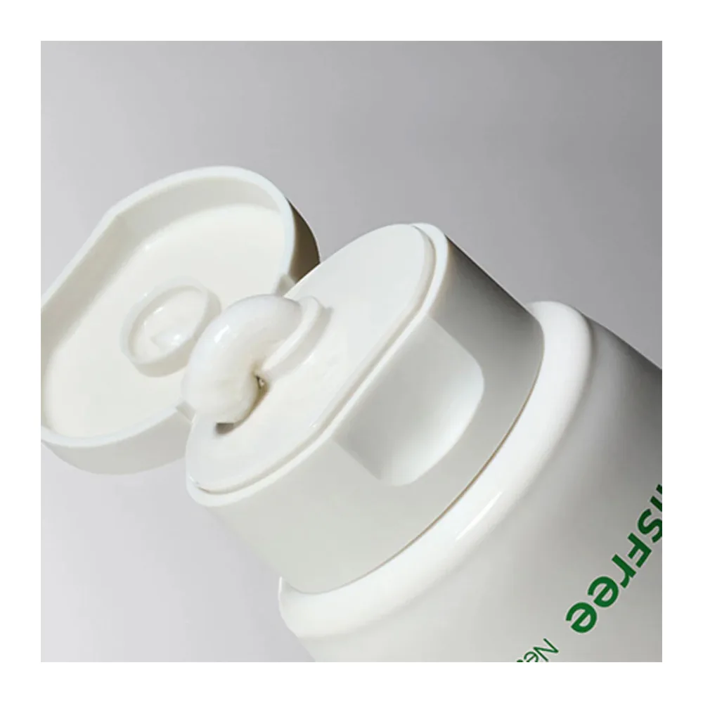 Side view of innisfree hydrating cleansing foam, vegan, green tea + amino acid, for hydrating & moisturizing, 150g