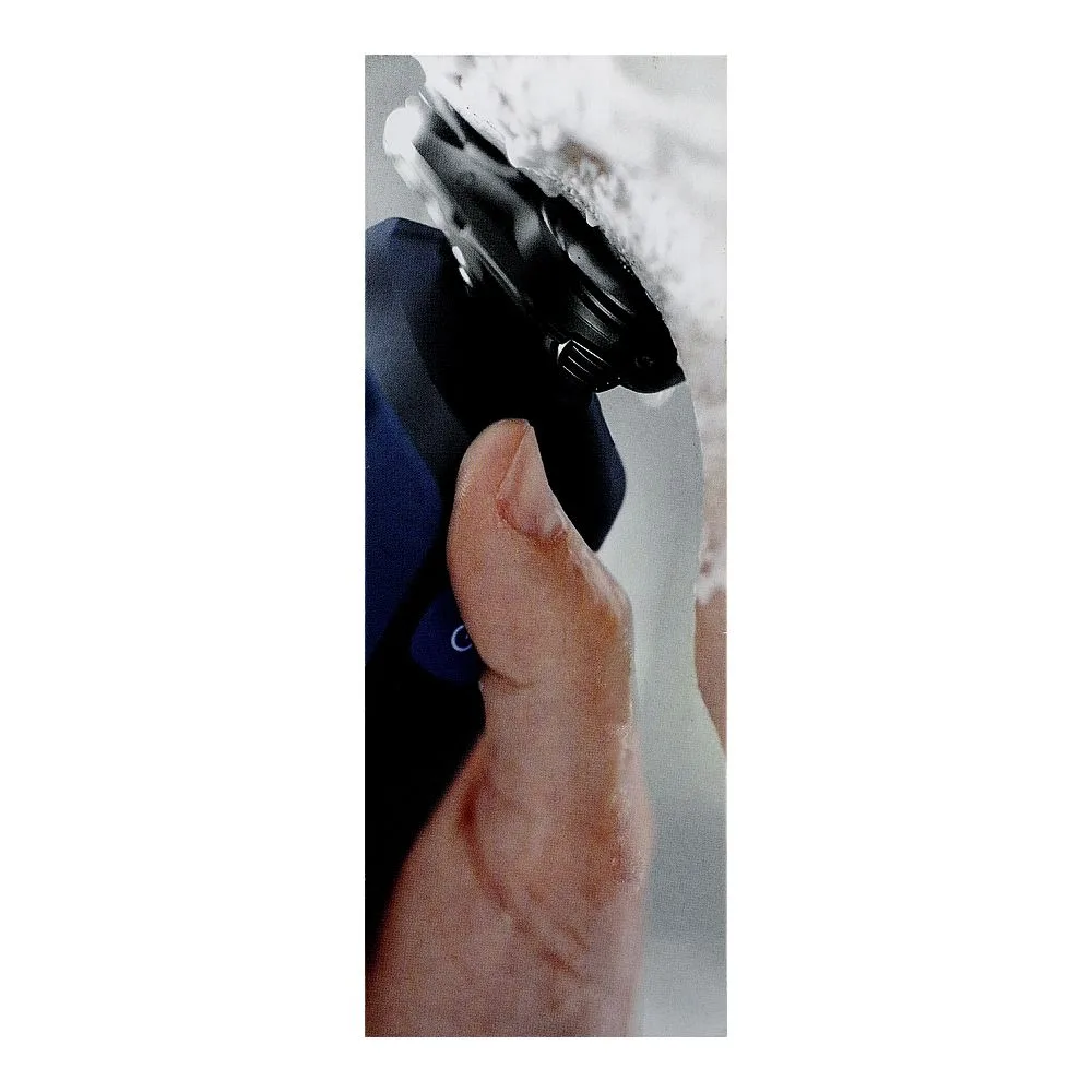 Close-up design of philips 5000 series electric shaver s5444/03