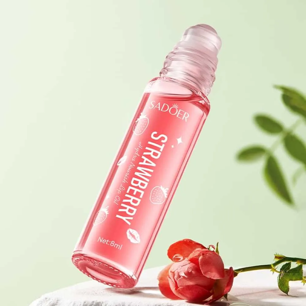 Side view of sadoer strawberry lip oil, hydrating & nourishing, reduces lip lines, 8ml, sd23658