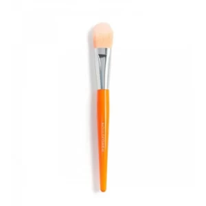 Makeup-Revolution-Queen-Flat-Foundation-Brush.webp